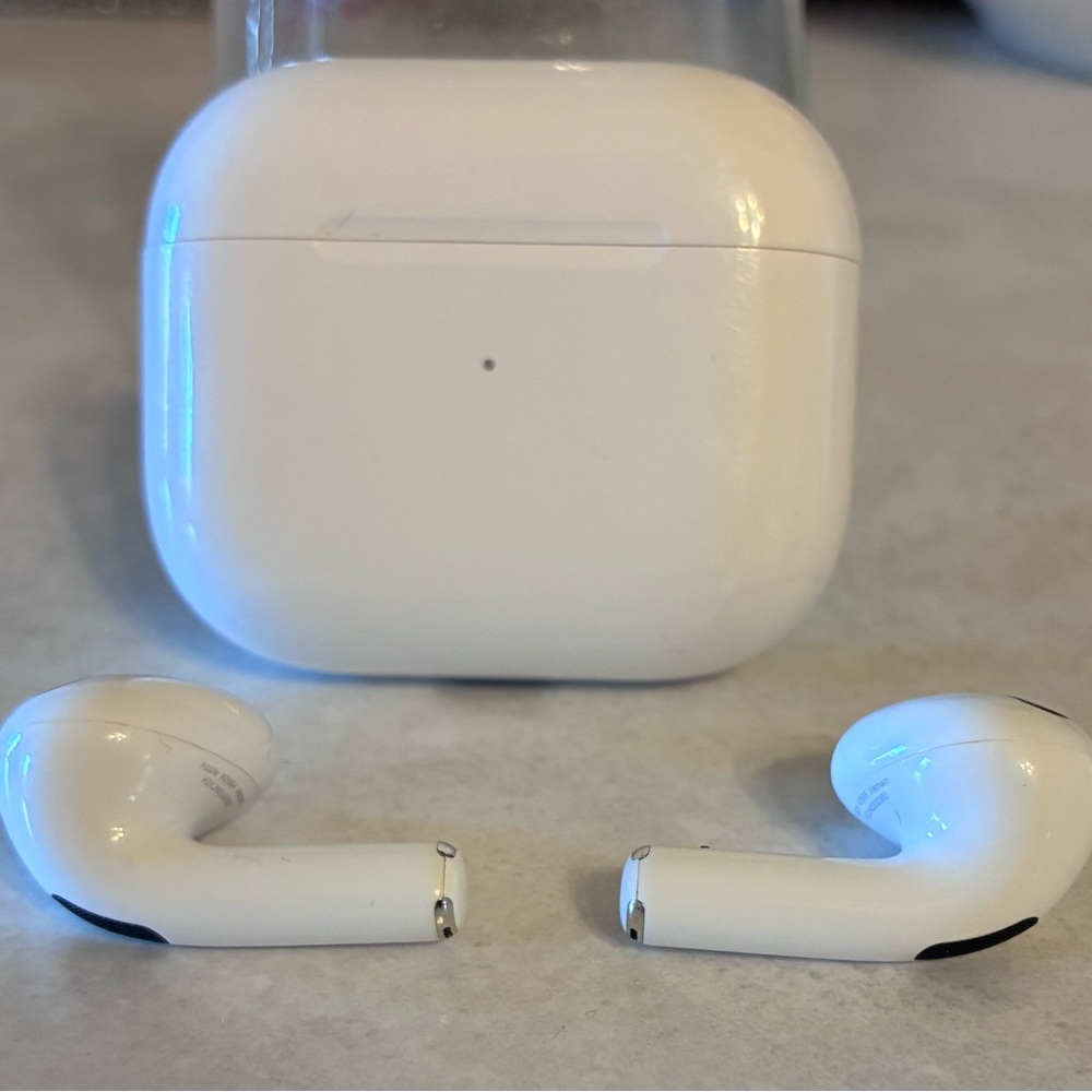Apple AirPod 3s